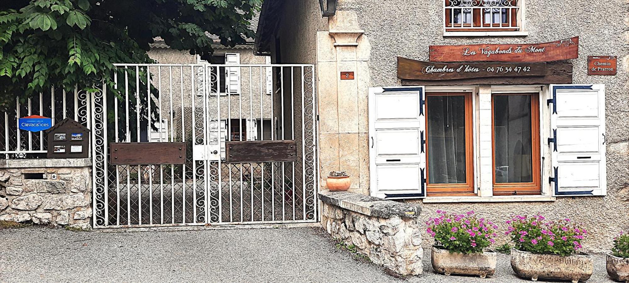 Bed and Breakfast Les Vagabonds Du Mont Chichilianne Exterior foto